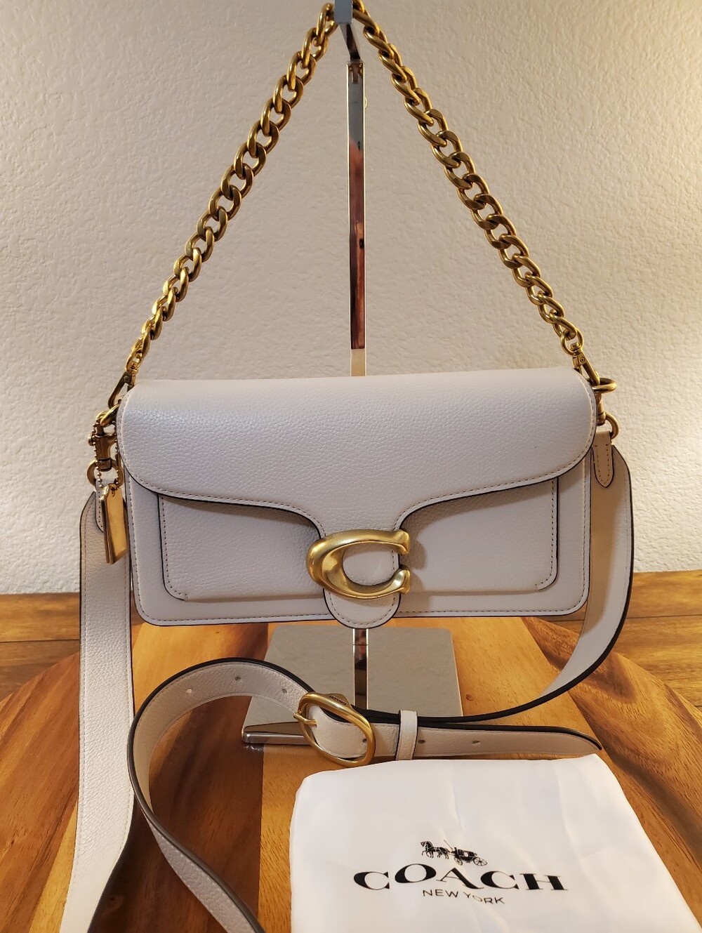 COACH TABBY NEW WITHOUT TAGS, NEW CONDITION WITH DUST BAG